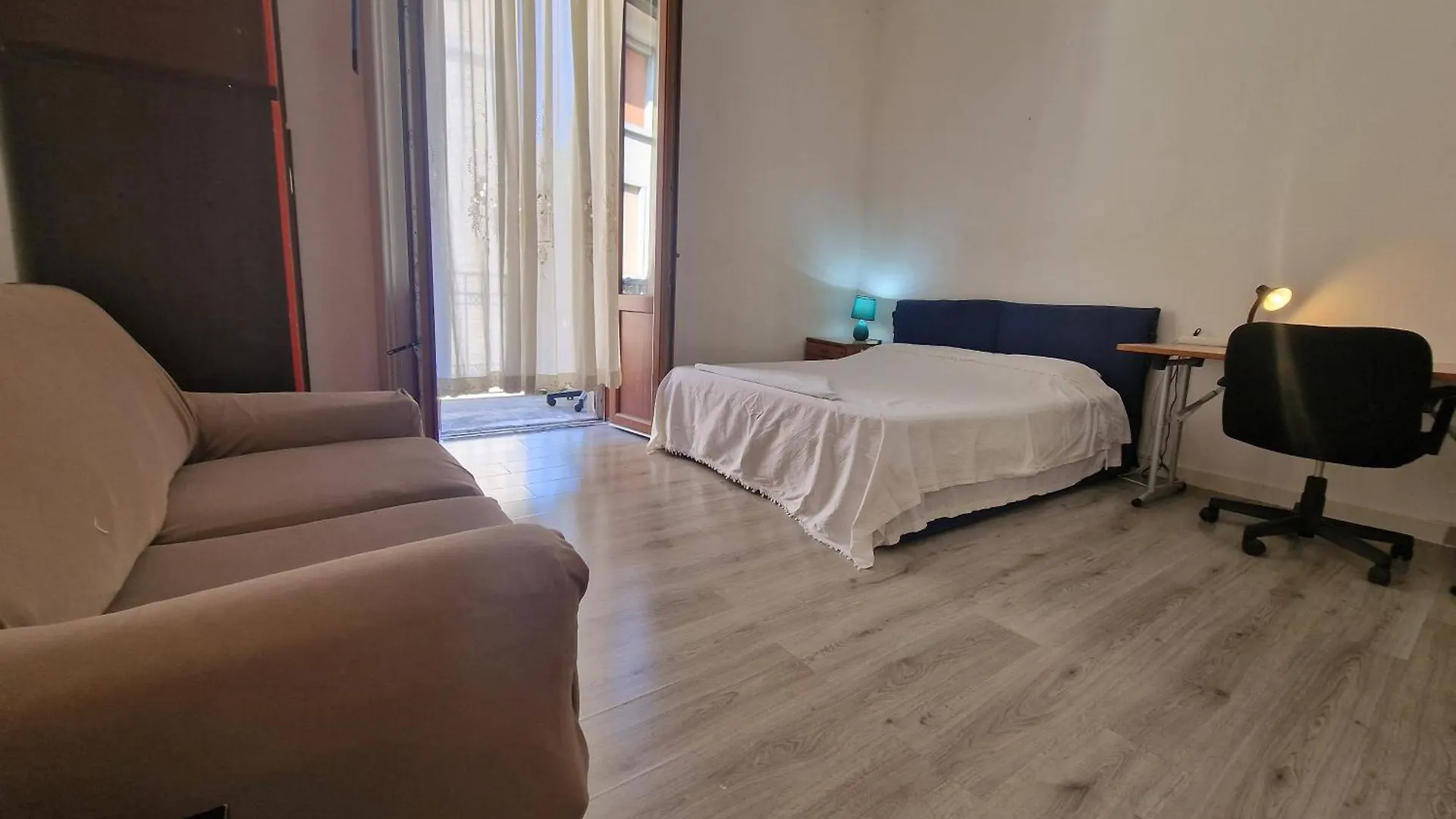 Room In The City Center - Stanza In Centro Citta Milan 0*,  Italie